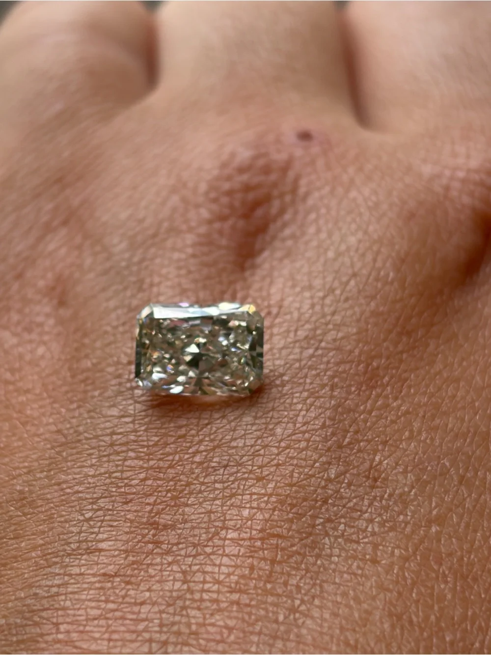2.45ct Radiant IGI Lab Grown Diamond H VVS2 Excellent/Excellent